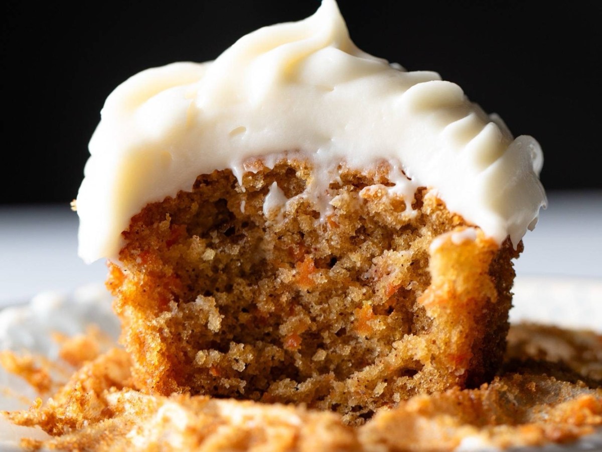 Simple Carrot Cake With Cream&nbsp;Frosting